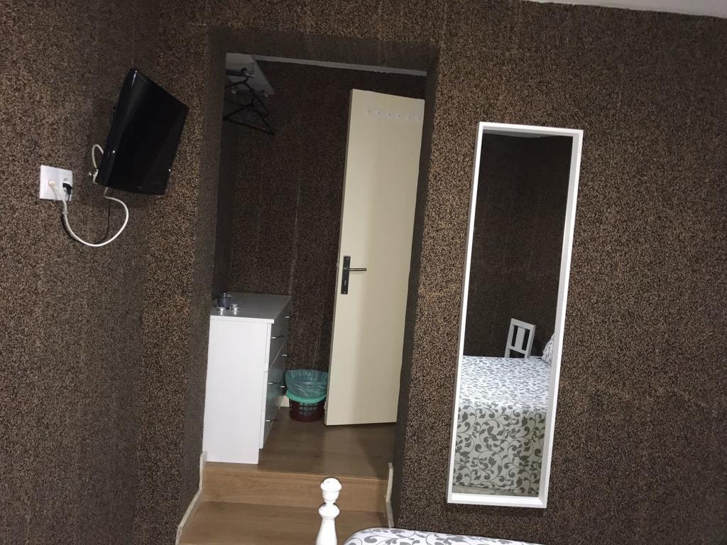 Jualis Guest house