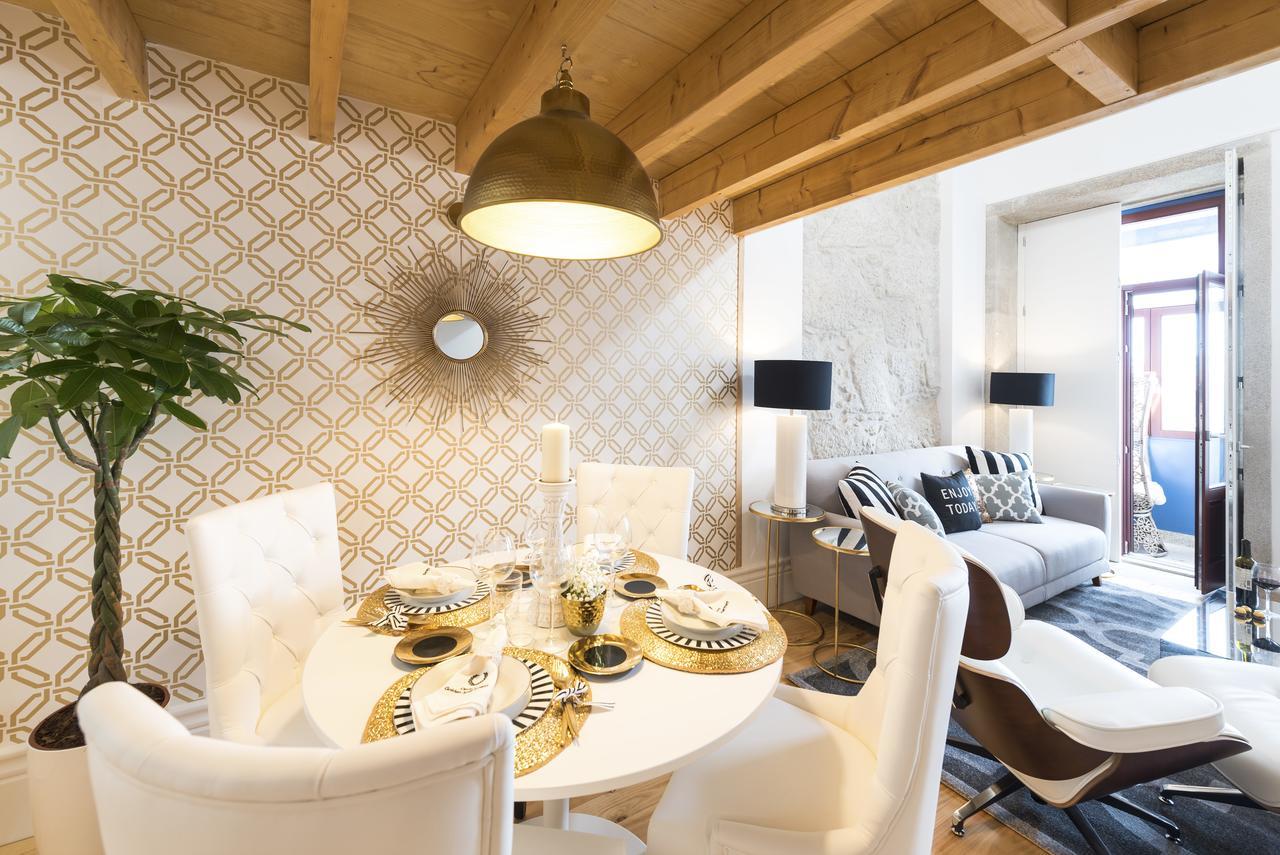 Golden Apartment