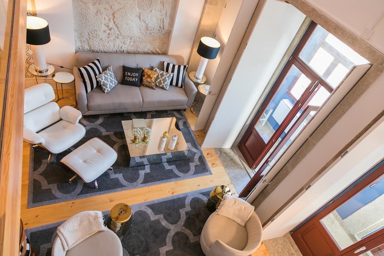 Golden Apartment