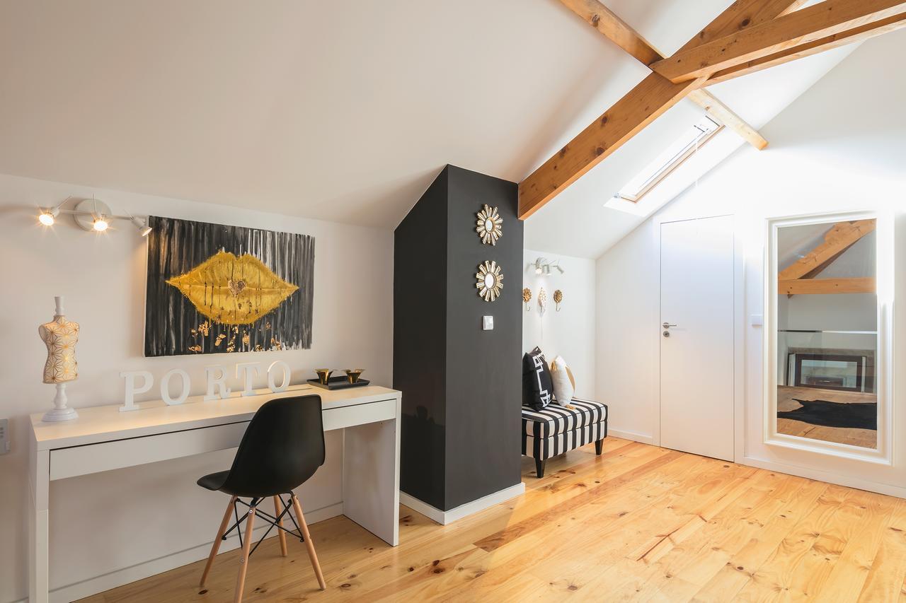 Golden Apartment