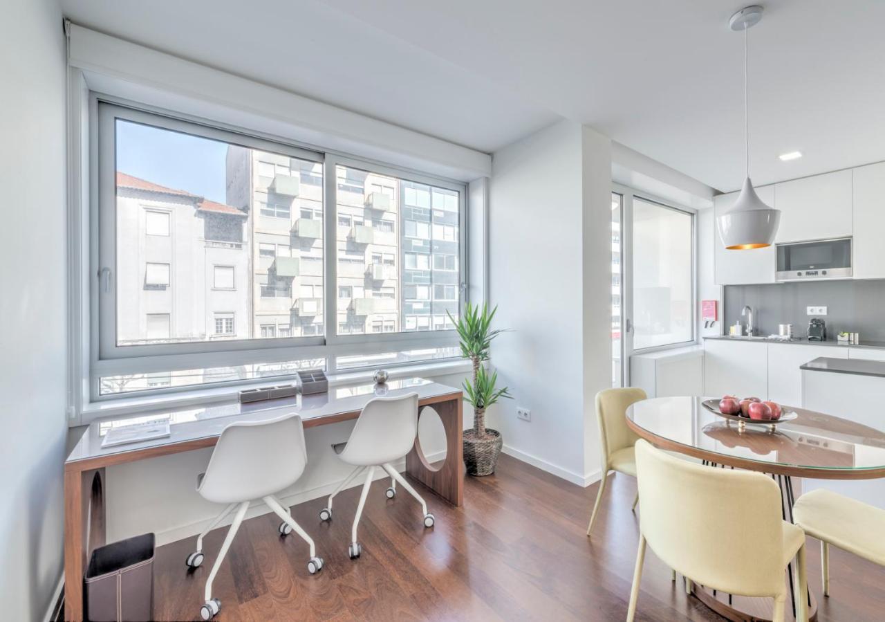 Bo - Julio Dinis * Apartments & Parking Apartment *