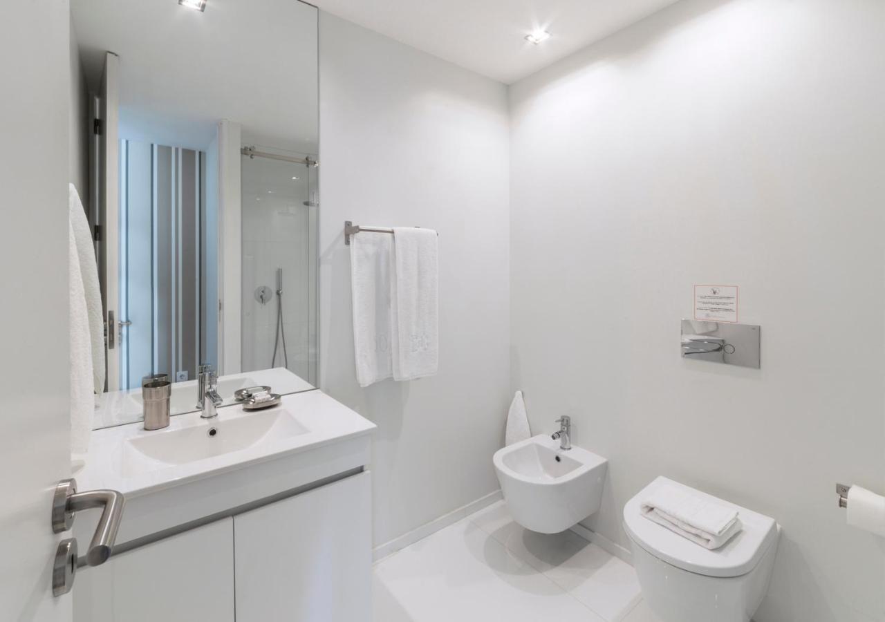 Bo - Julio Dinis * Apartments & Parking *