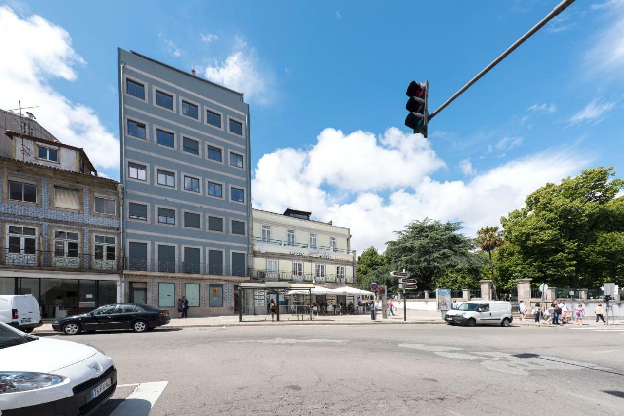 Lovelystay - Gorgeous Modern Flat W/ Balcony Apartment Porto