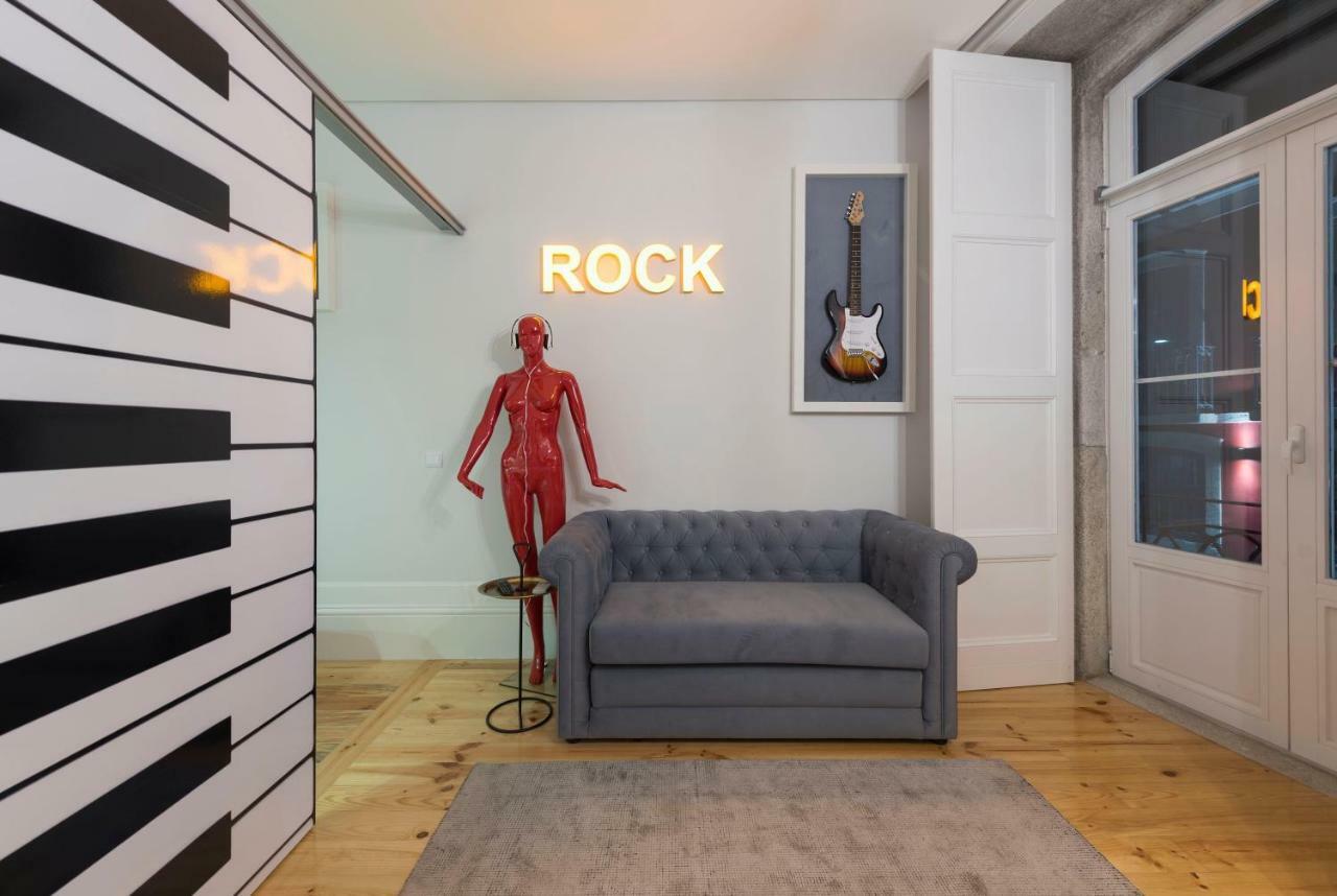 Almada Music Apartment *