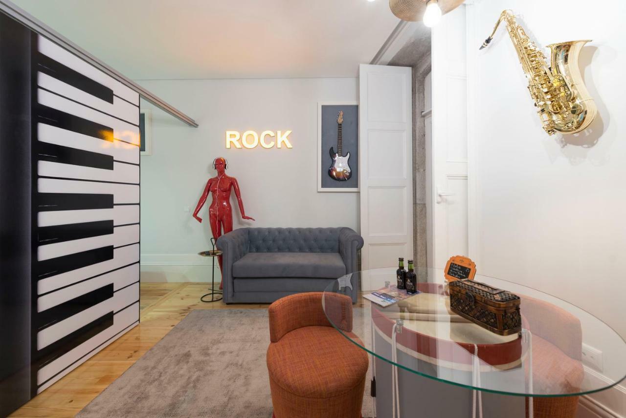Almada Music Apartment *