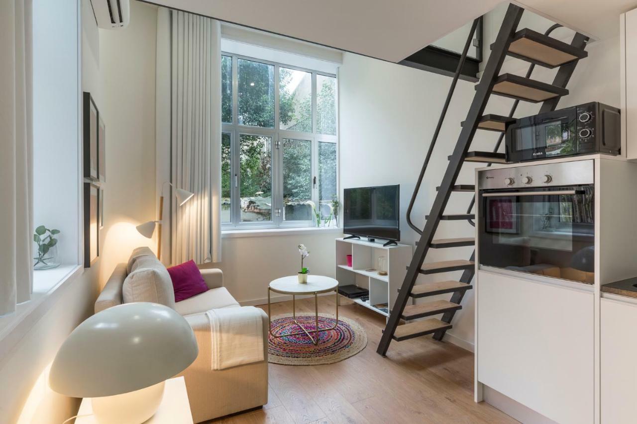 Domus 21 - Entreparedes Apartment *