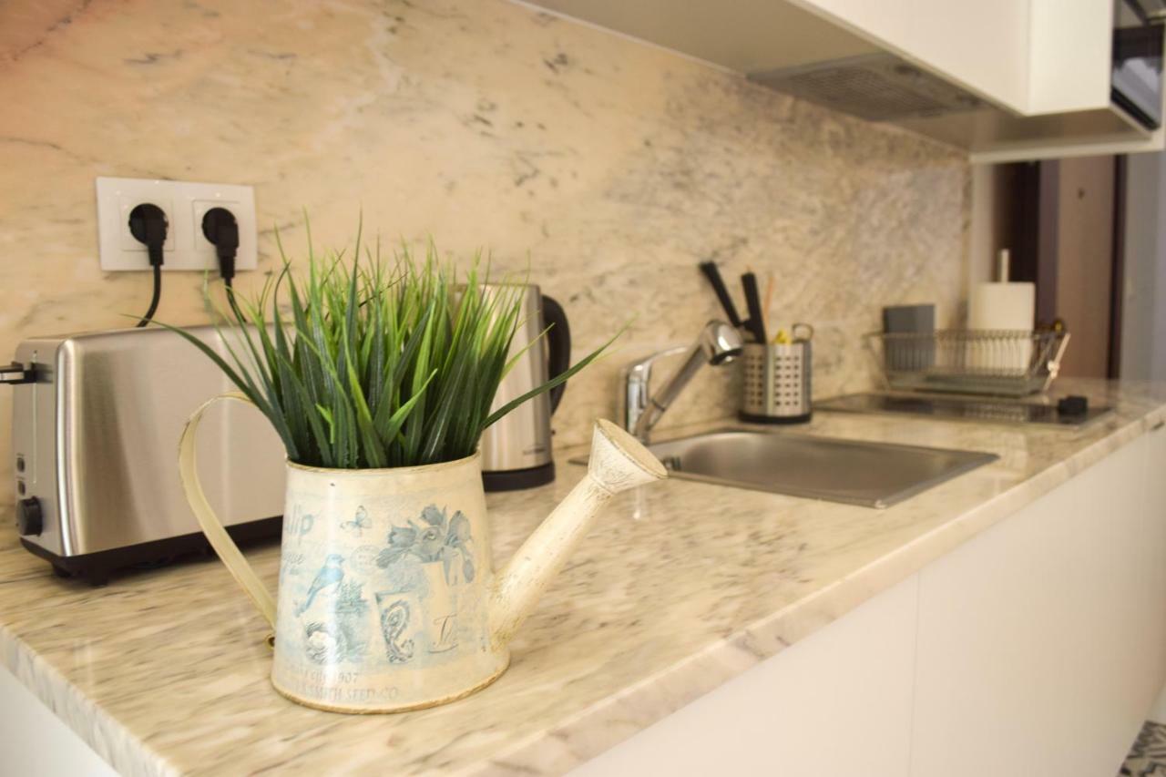 Aurora Garden Apartment