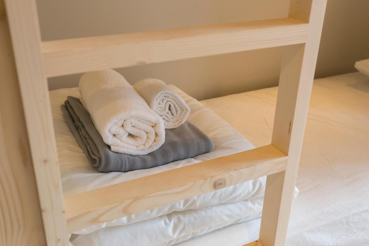 Surf House Hostel *