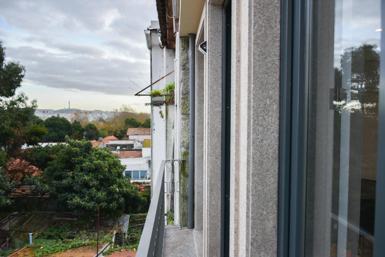 Apartment Comfortable&central W/balcony-9 Min Walk Trindade