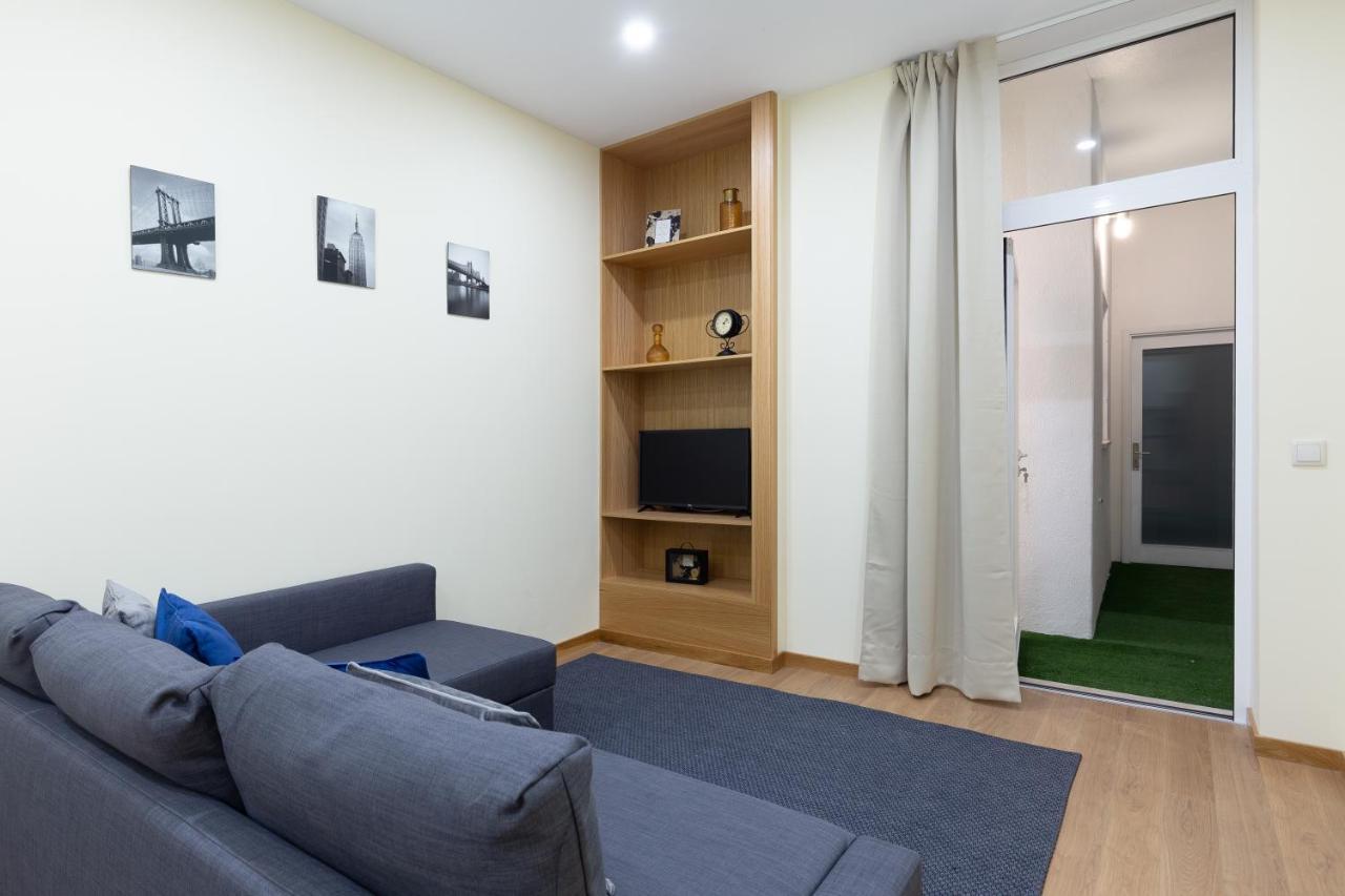 Yellow Tiles By Pcale Apartment Porto