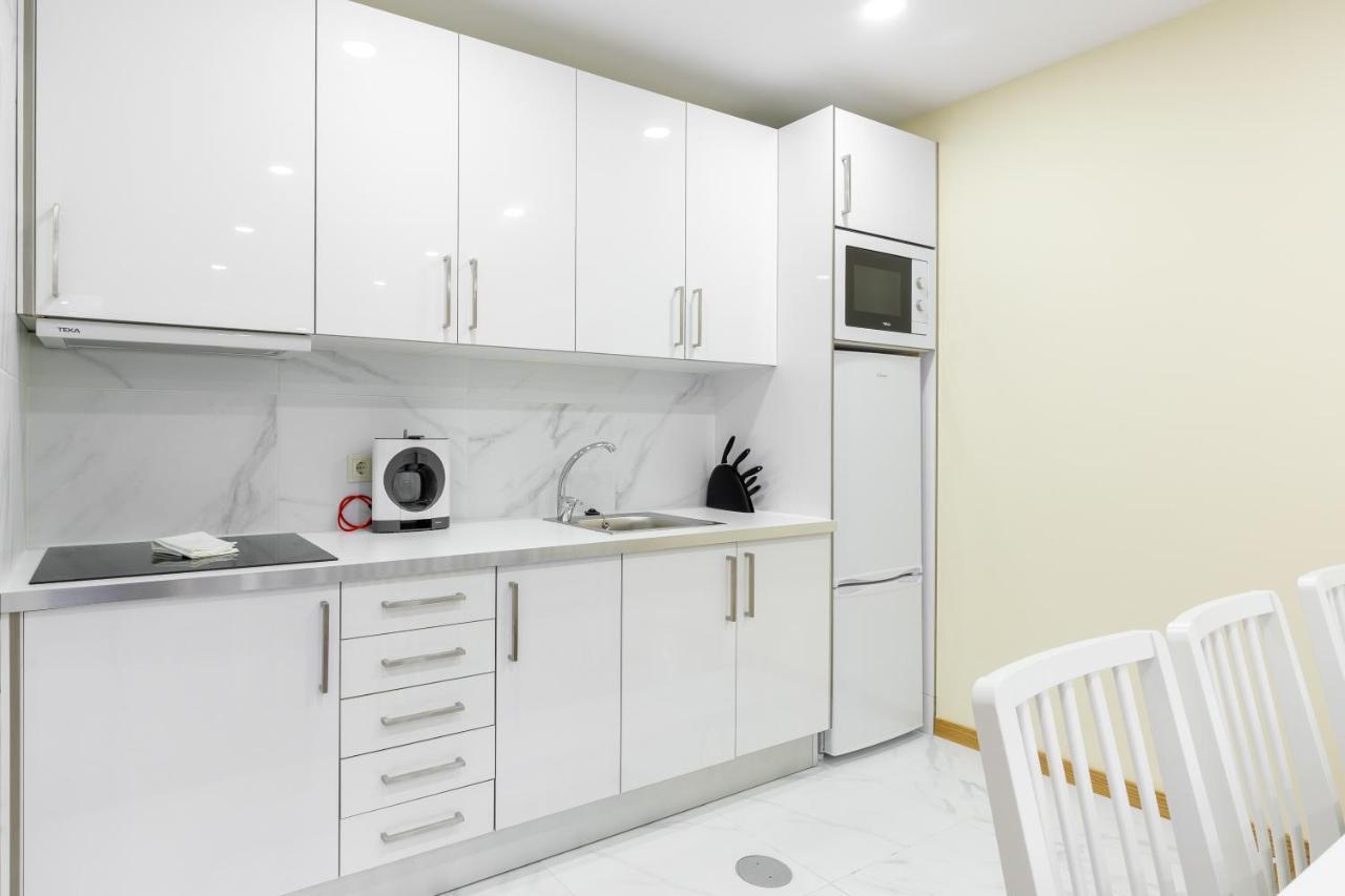Yellow Tiles By Pcale Apartment Porto