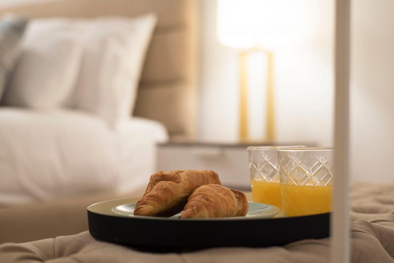 Lovelystay - Hidden & Quiet Duplex Next To Sao Bento Station Apartment *