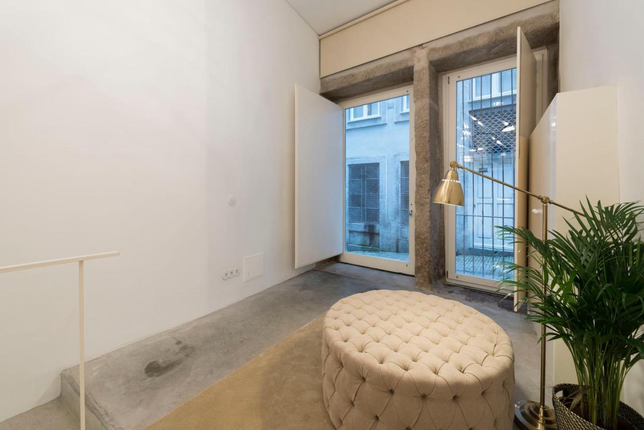 Lovelystay - Hidden & Quiet Duplex Next To Sao Bento Station Apartment *