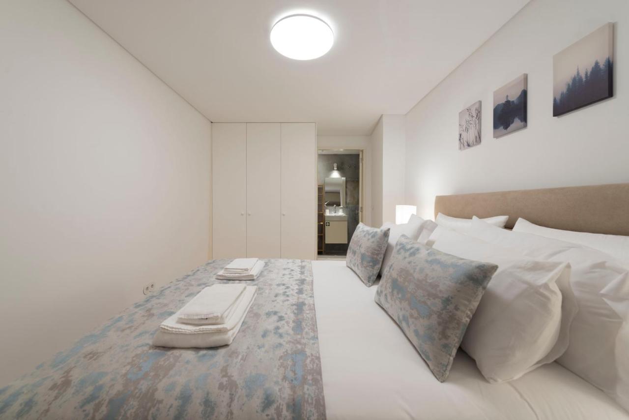 Lovelystay - Hidden & Quiet Duplex Next To Sao Bento Station Apartment Porto