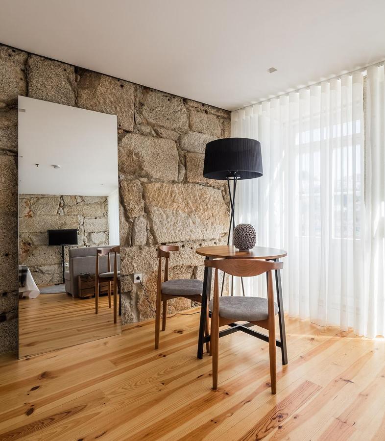 River Aparthotel 4*