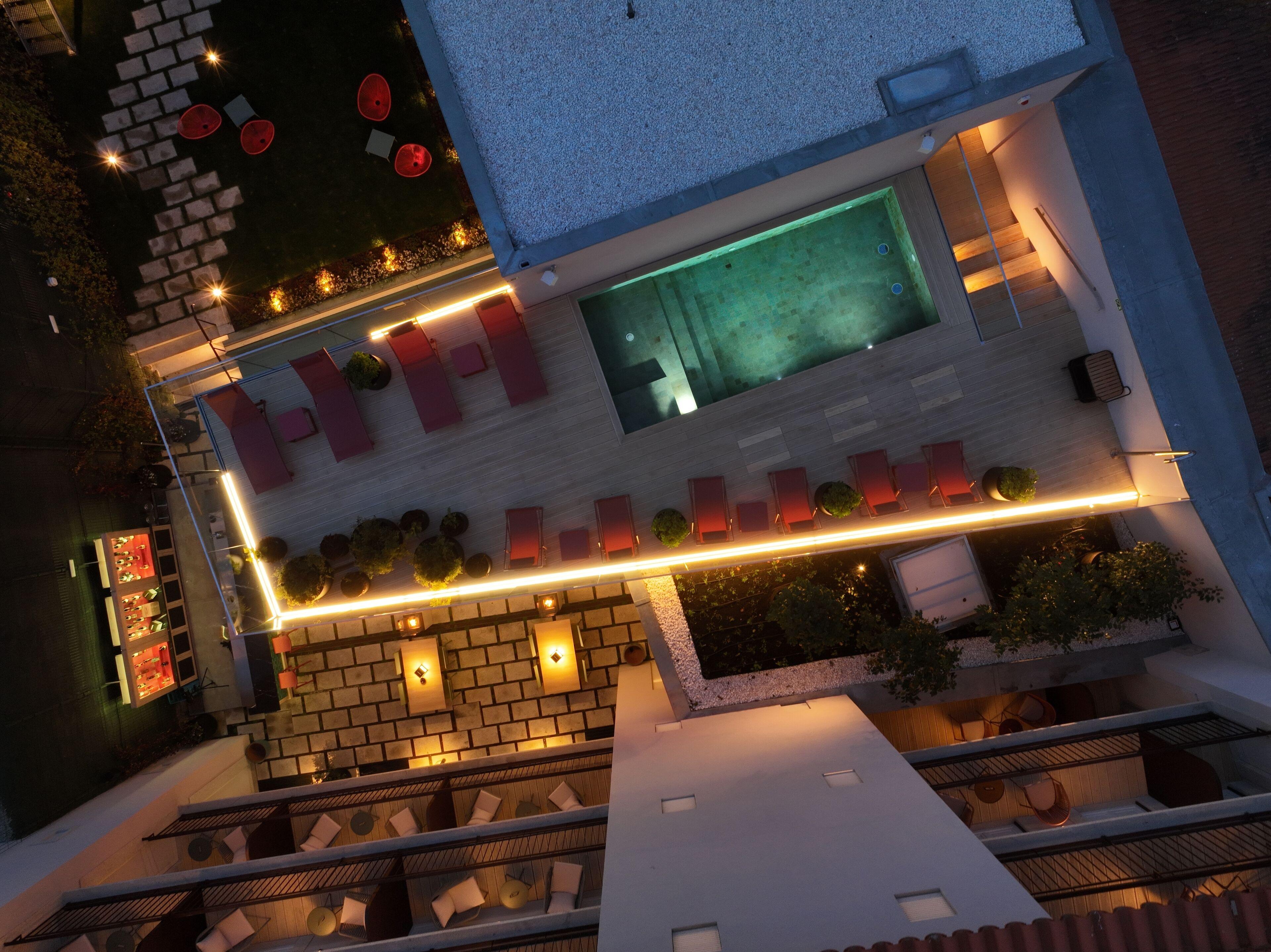 Top Hotels in Ribeira Porto District